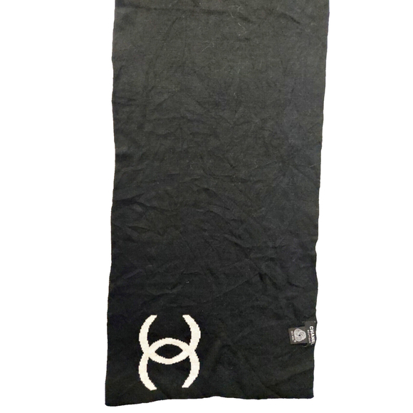 CHANEL Black & Gray 100% Wool Reversible Logo with Scarf Geometric Accent - Picture 8 of 10